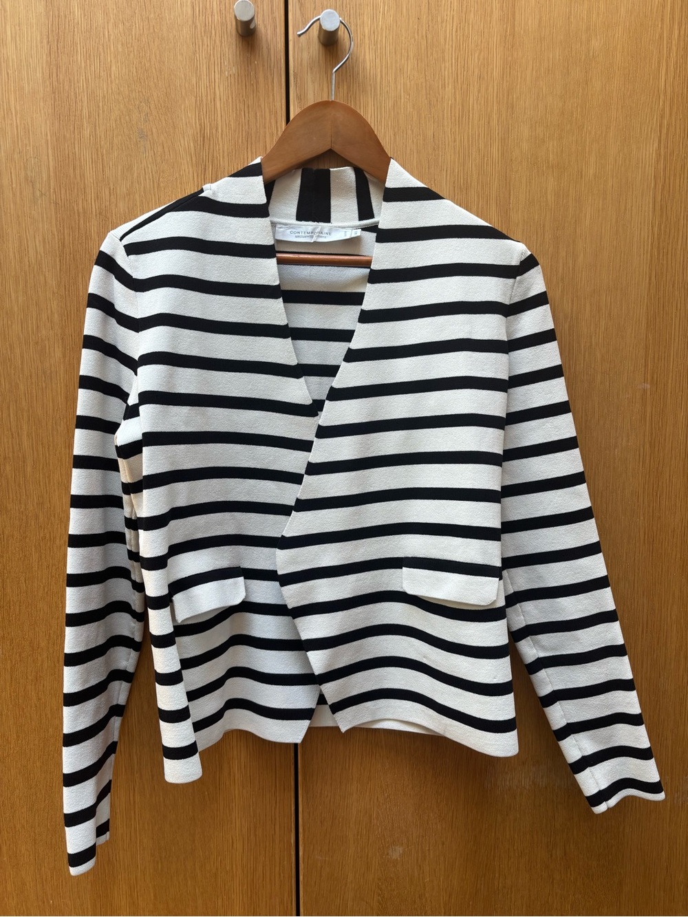 Simons contemporaire Women's Black & White Striped Open Front Jacket